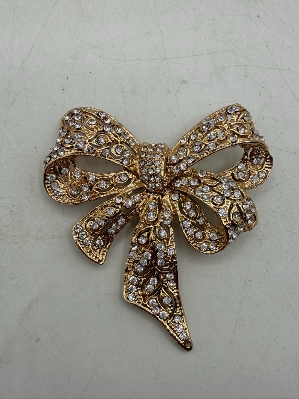 MONET GOLD TONE RHINESTONE BOW BROOCH STATEMENT PIN - Picture 2 of 6